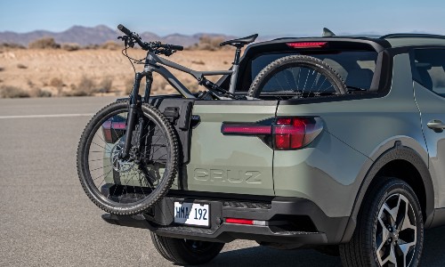 2022 Hyundai Santa Cruz with bike in truck bed