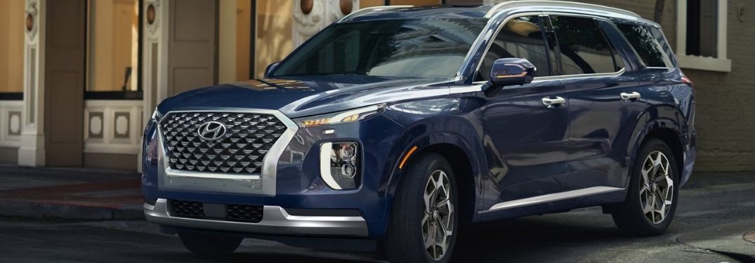 Blue 2022 Hyundai Palisade Front Exterior in a Driveway