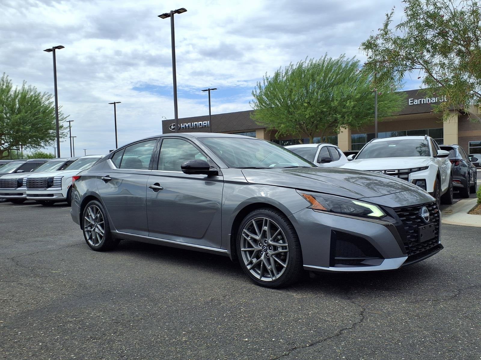 2023 Nissan Altima 2.0 SR