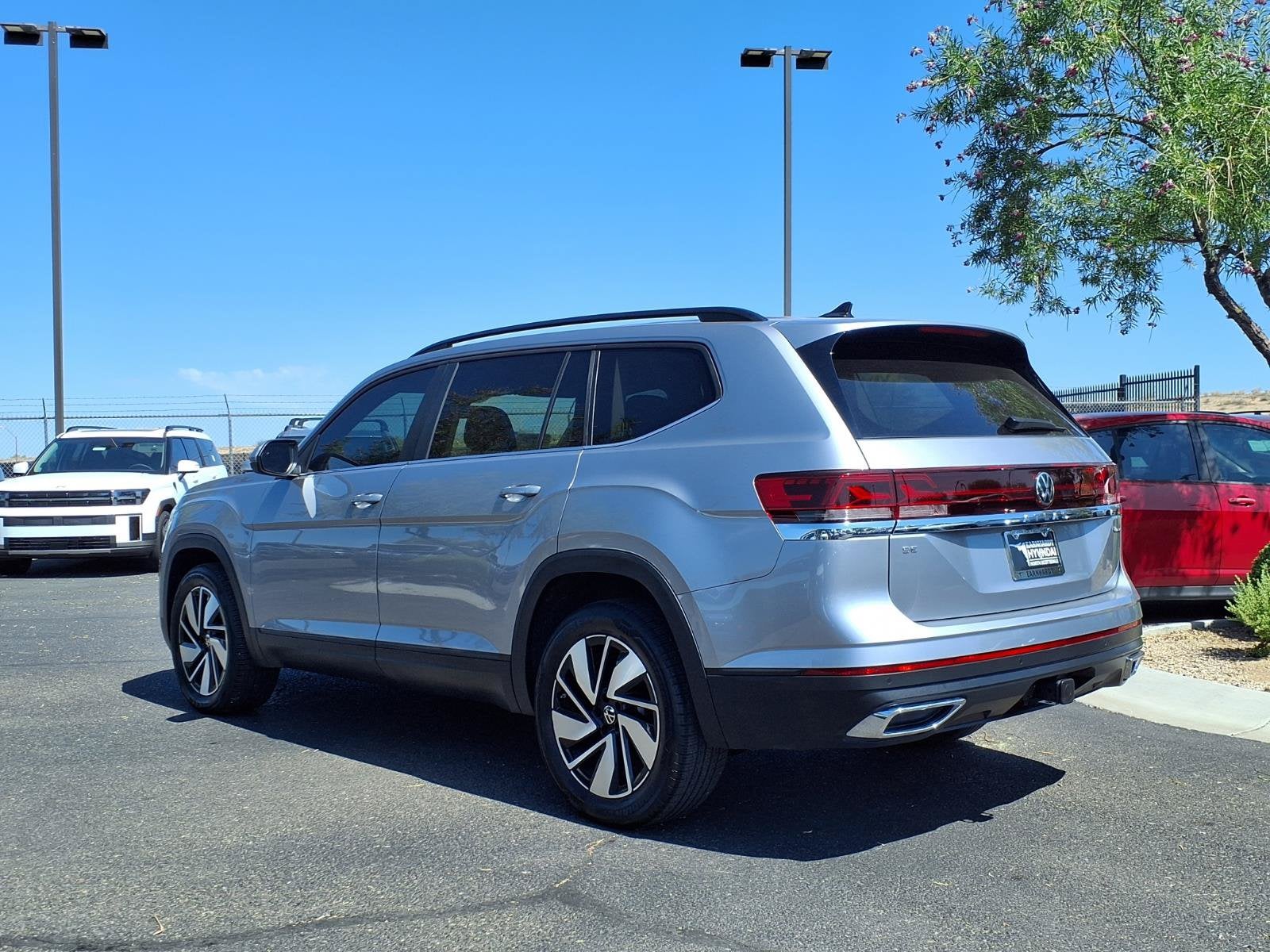 2024 Volkswagen Atlas 2.0T SE w/Technology