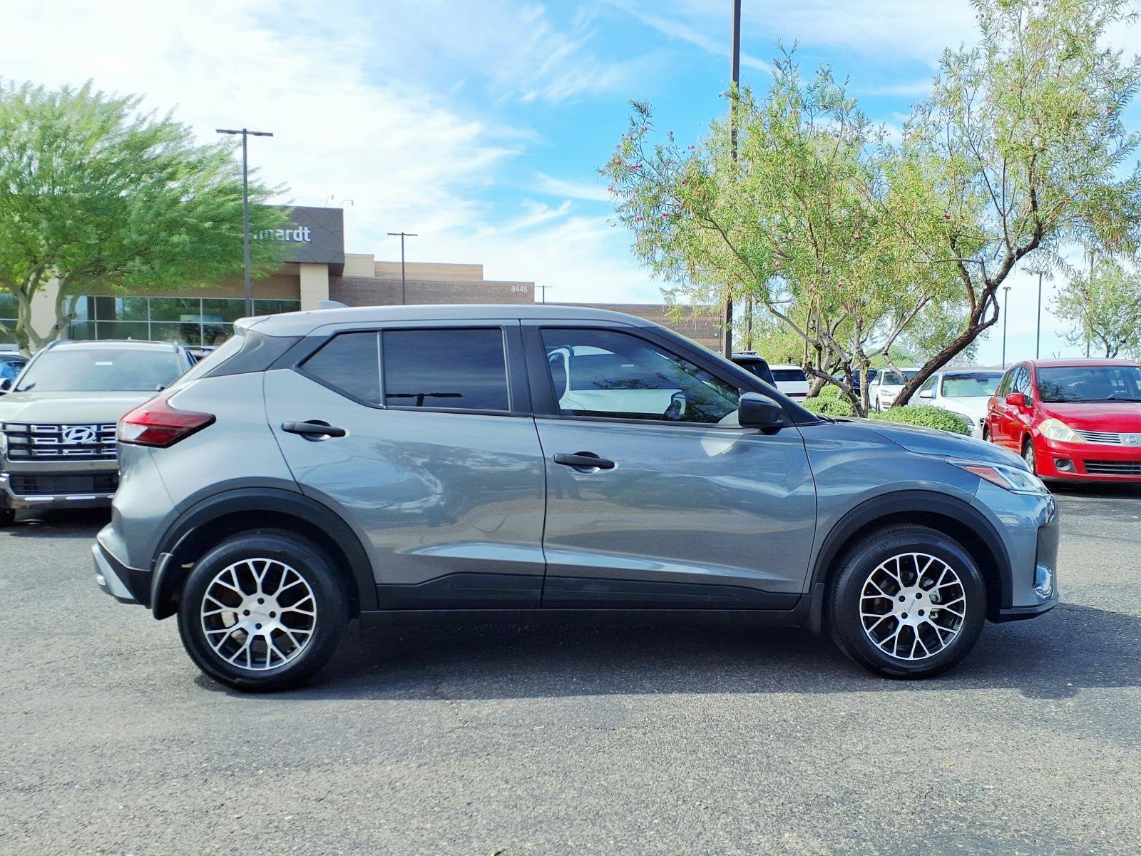 2025 Nissan Kicks Play S