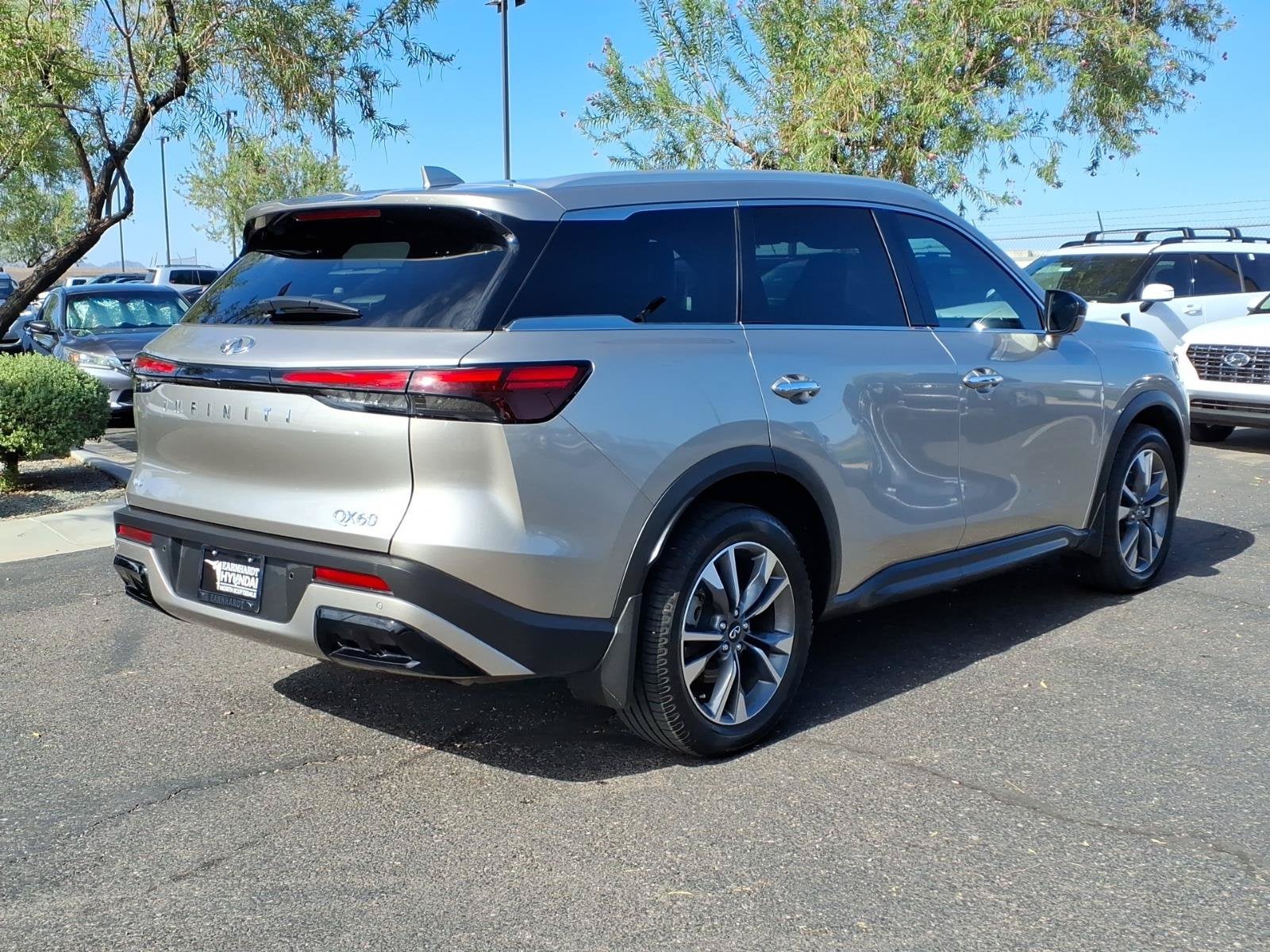 2023 INFINITI QX60 LUXE