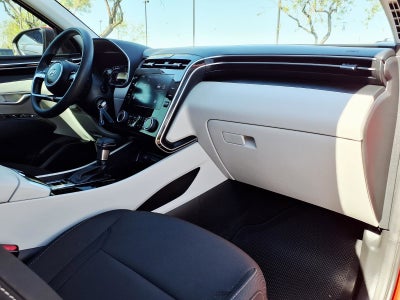 2022 Hyundai TUCSON SE