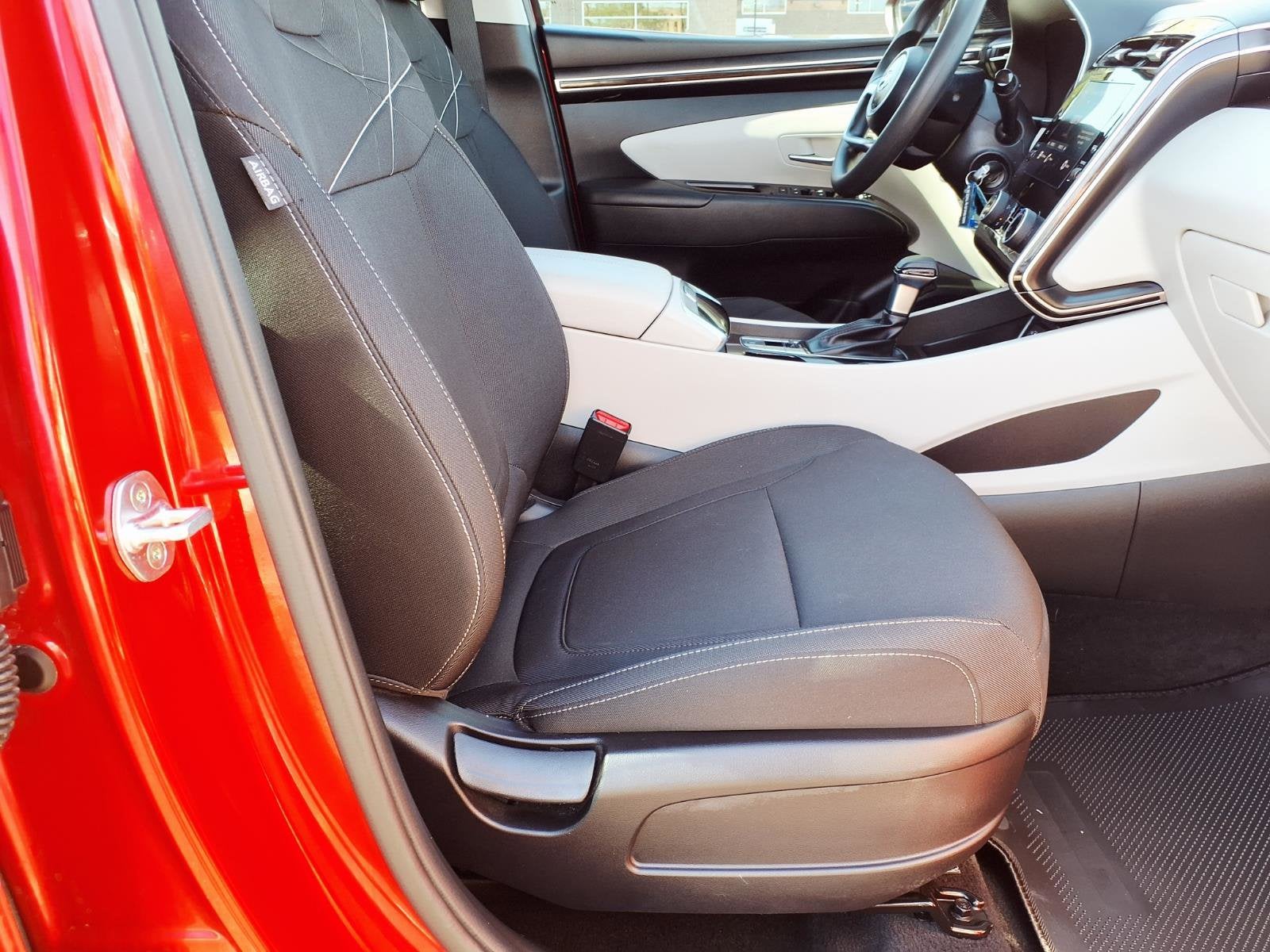 2022 Hyundai TUCSON SE