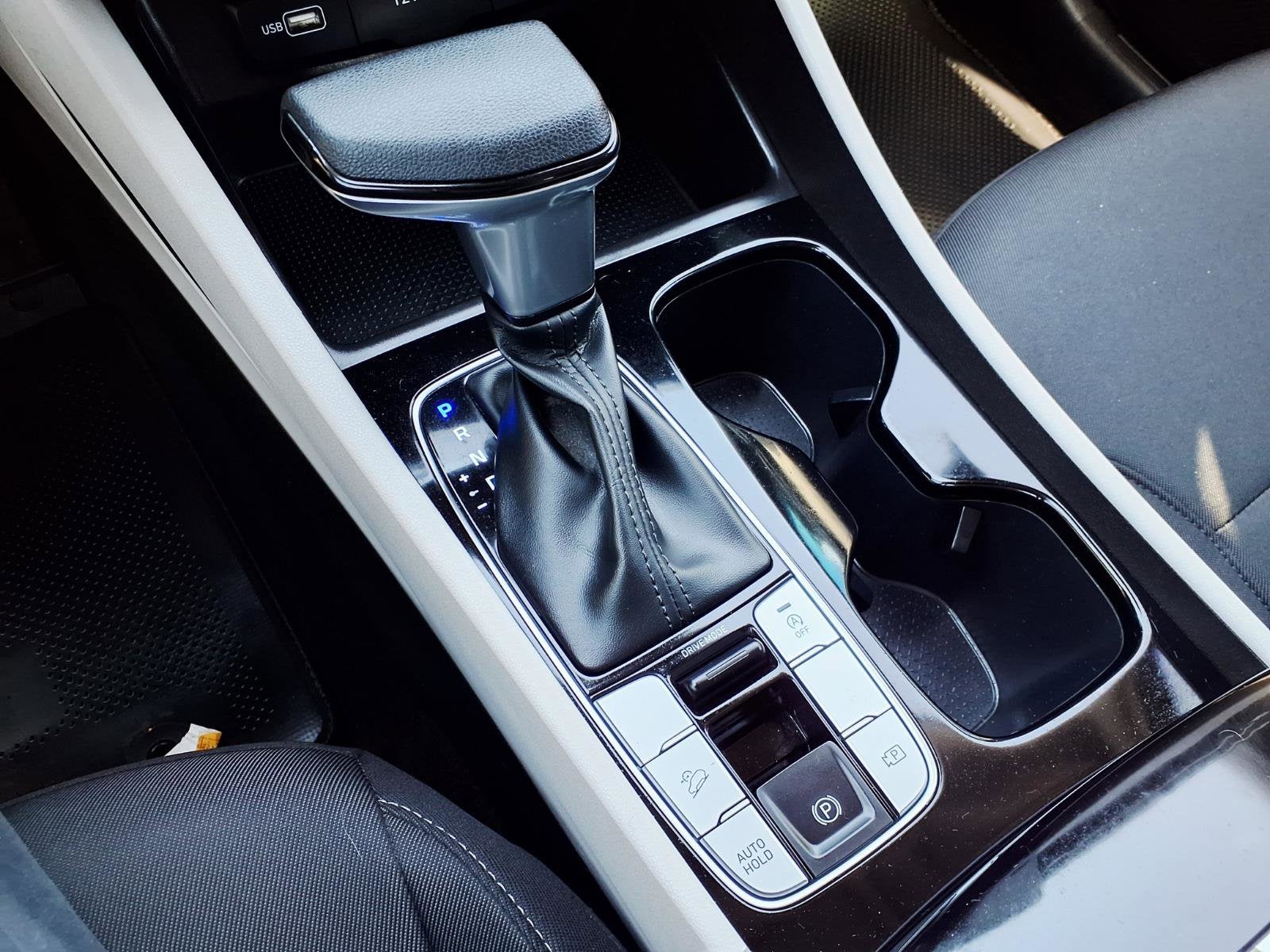 2022 Hyundai TUCSON SE