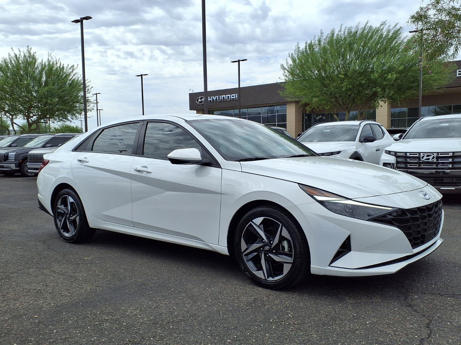 2023 Hyundai ELANTRA SEL