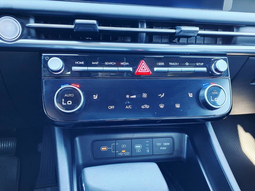 2025 Hyundai SANTA CRUZ SEL Activity