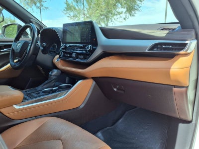 2021 Toyota Highlander Hybrid Platinum