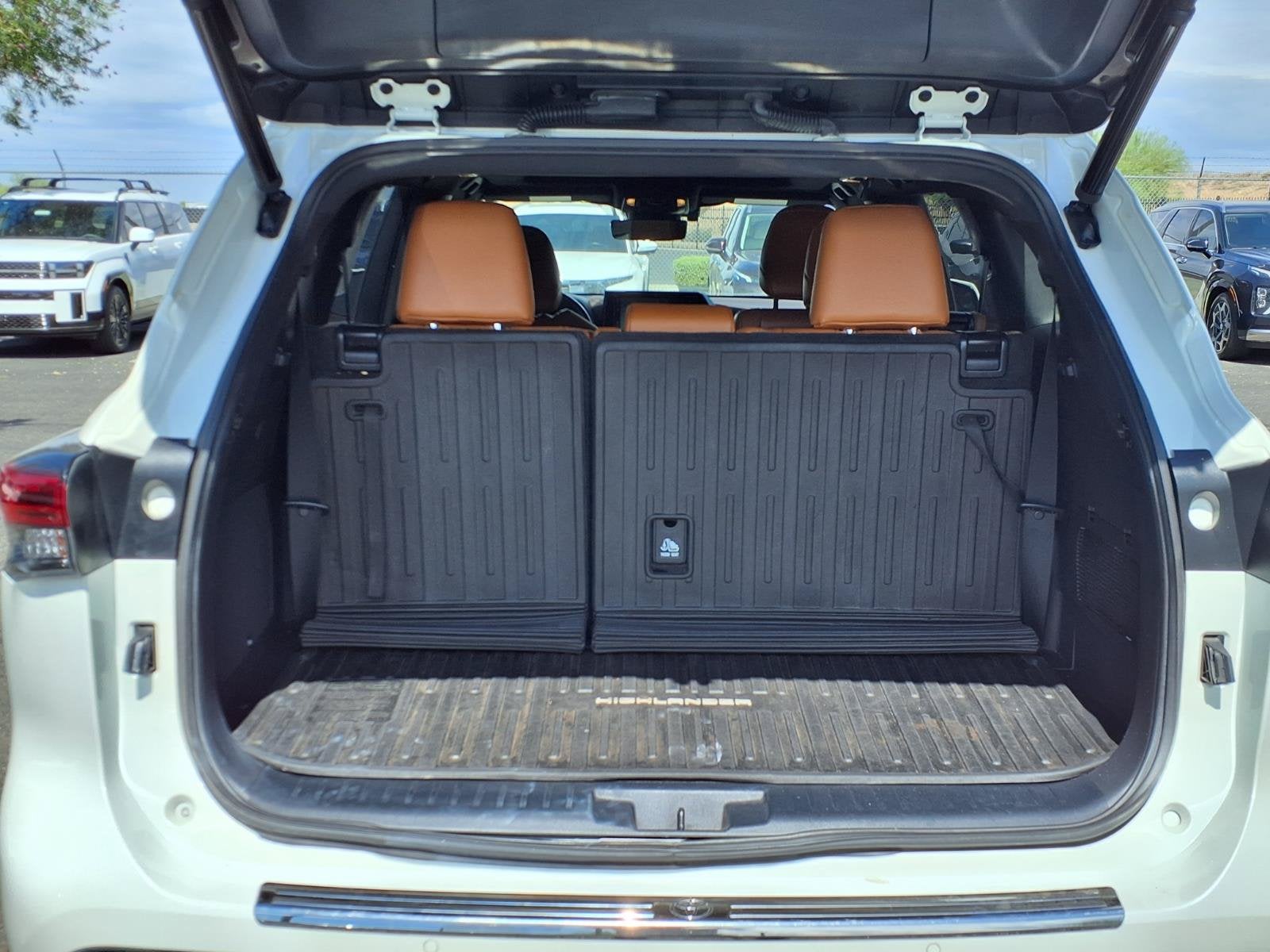 2021 Toyota Highlander Hybrid Platinum