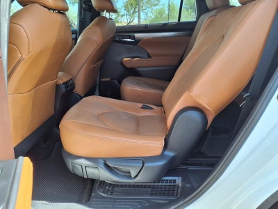 2021 Toyota Highlander Hybrid Platinum