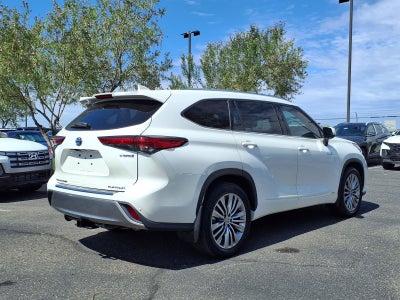 2021 Toyota Highlander Hybrid Platinum