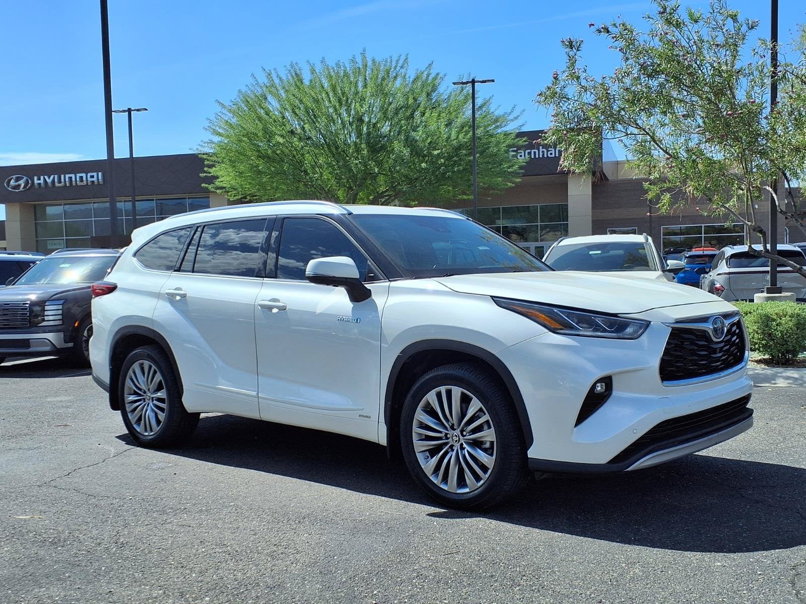 2021 Toyota Highlander Hybrid Platinum