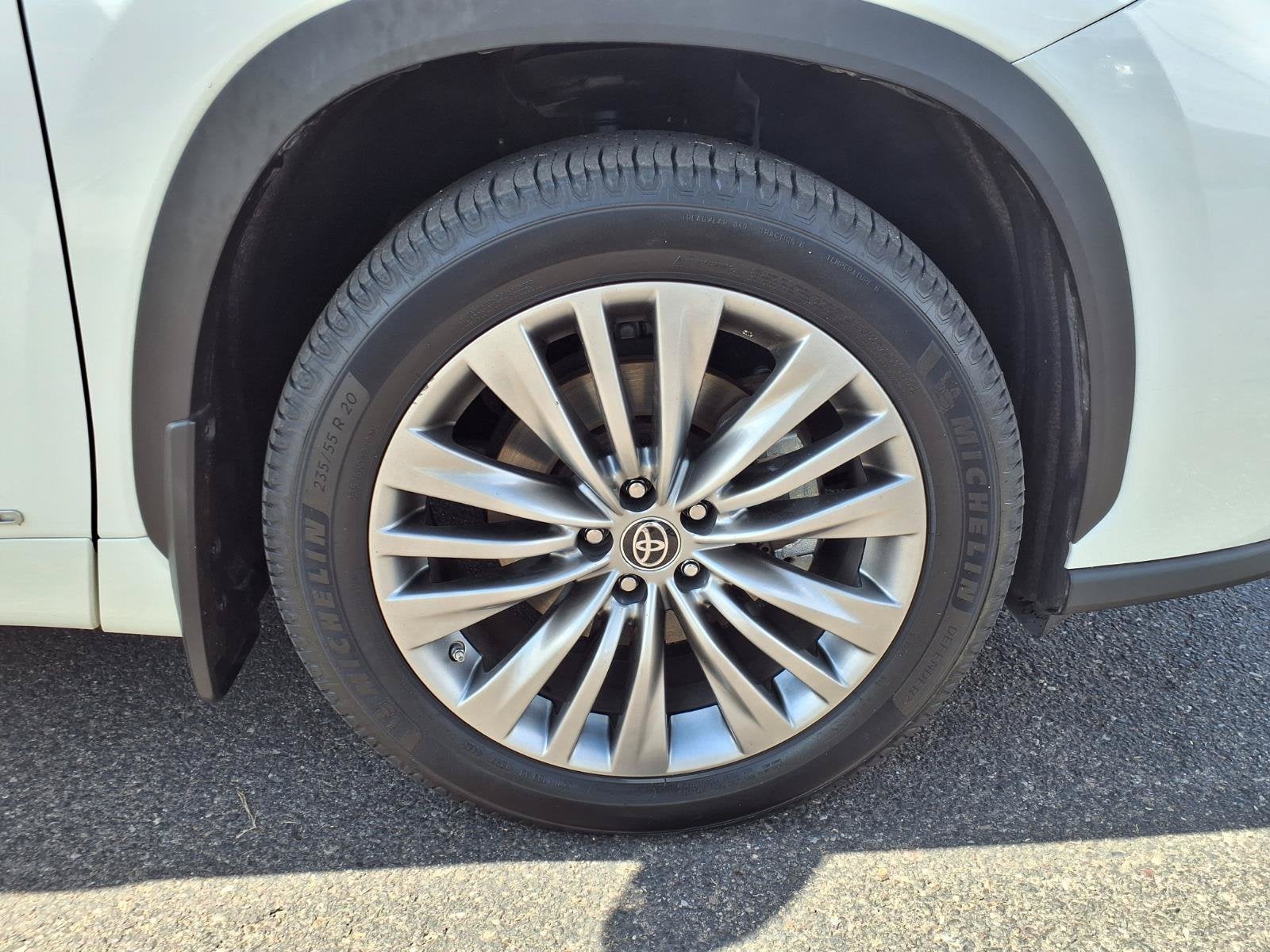 2021 Toyota Highlander Hybrid Platinum