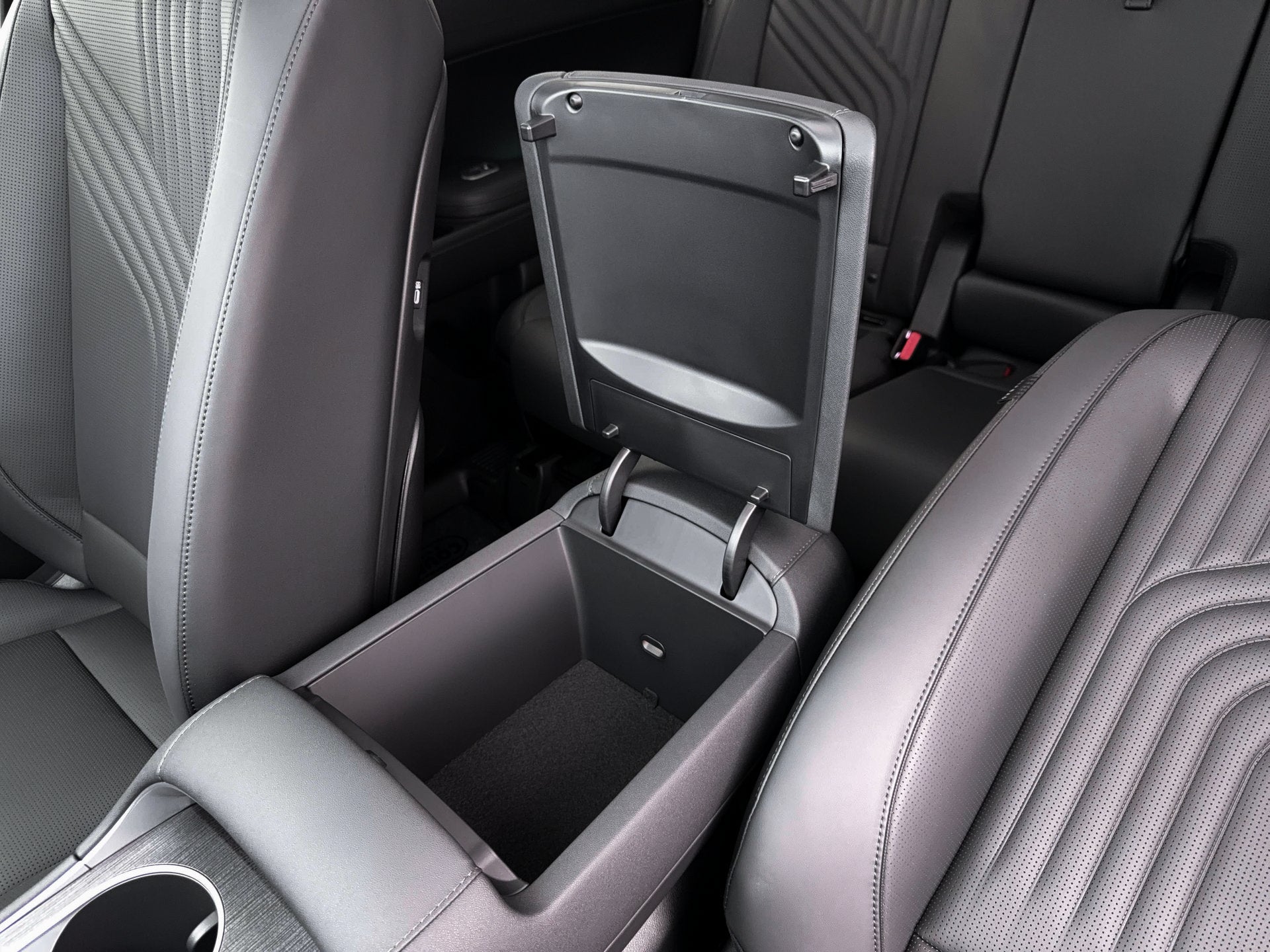 2027 Hyundai PALISADE HYBRID SEL Premium 8P
