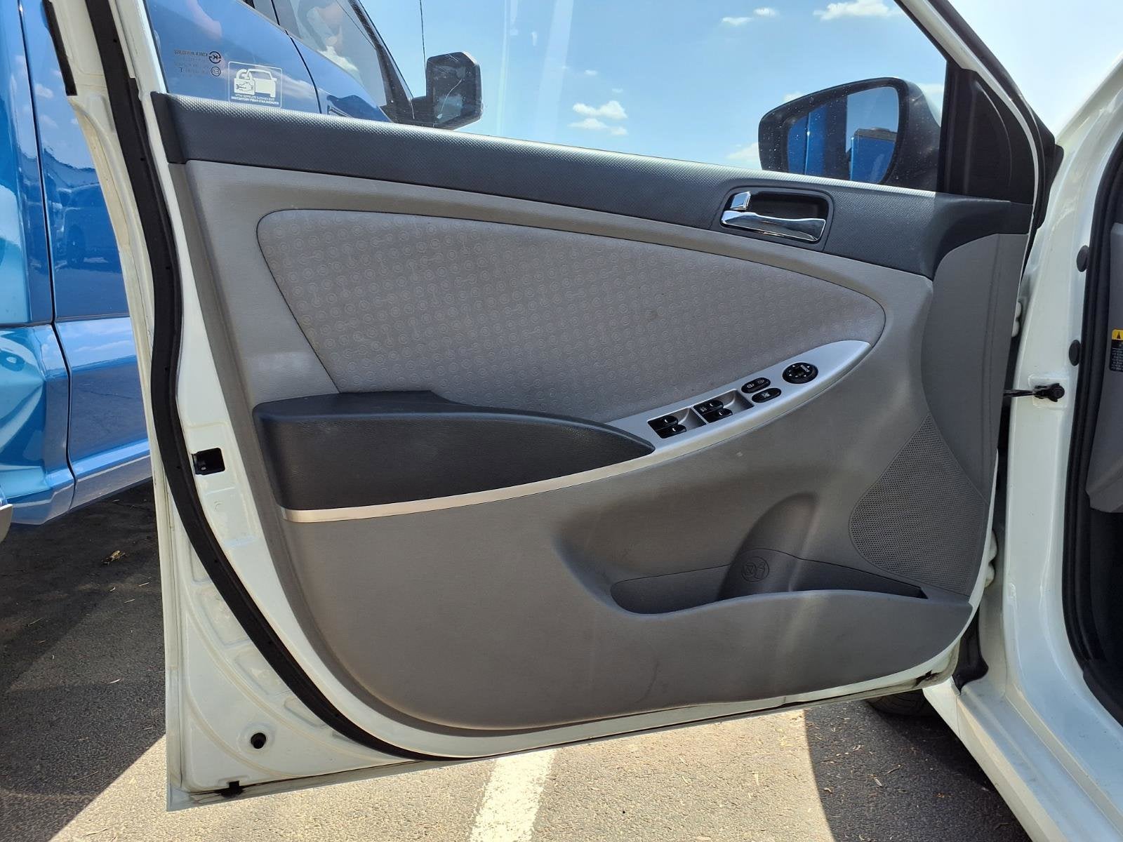 2013 Hyundai ACCENT SE