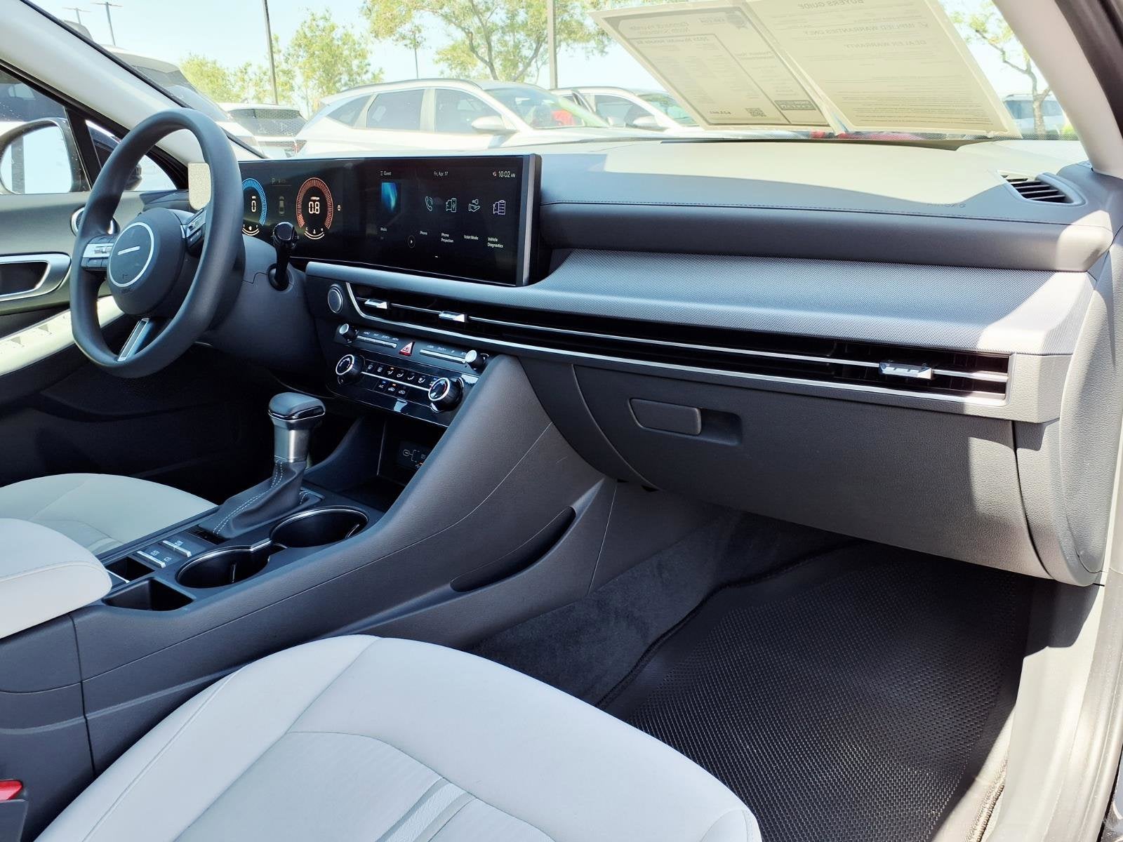 2025 Hyundai SONATA SE