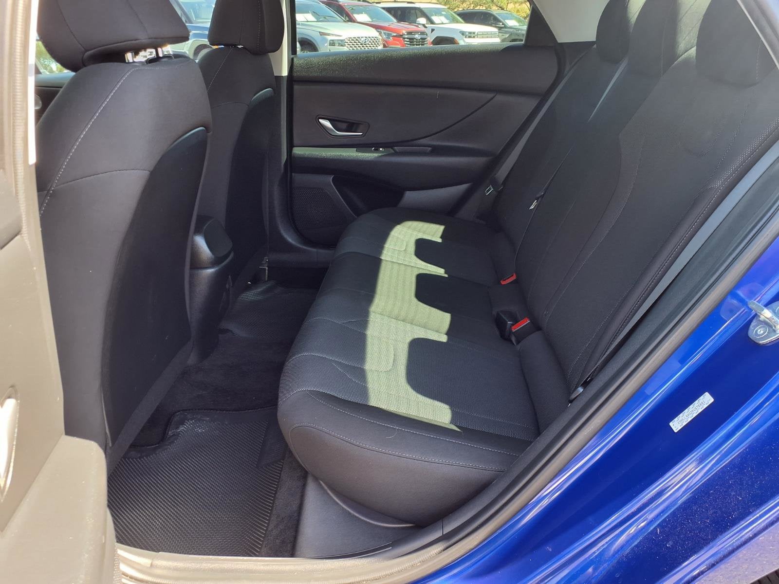 2023 Hyundai ELANTRA SE