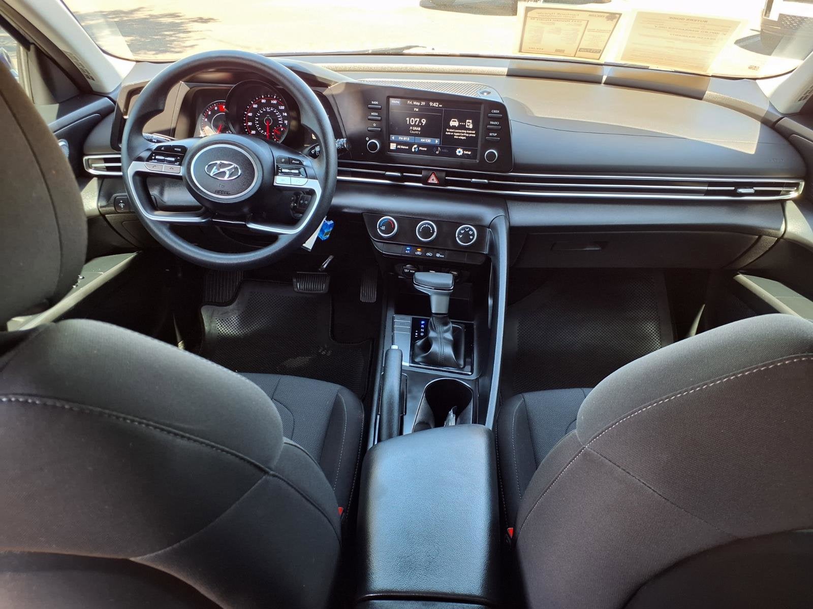 2023 Hyundai ELANTRA SE