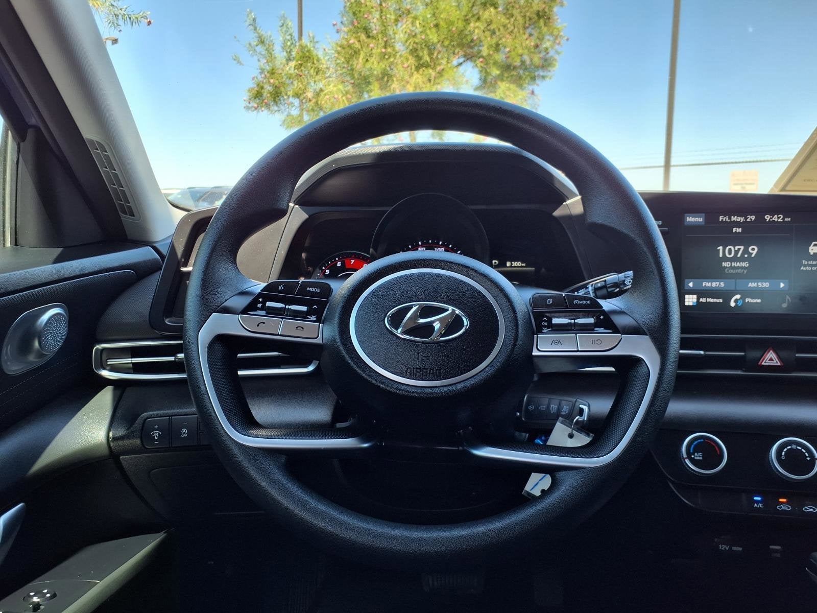 2023 Hyundai ELANTRA SE
