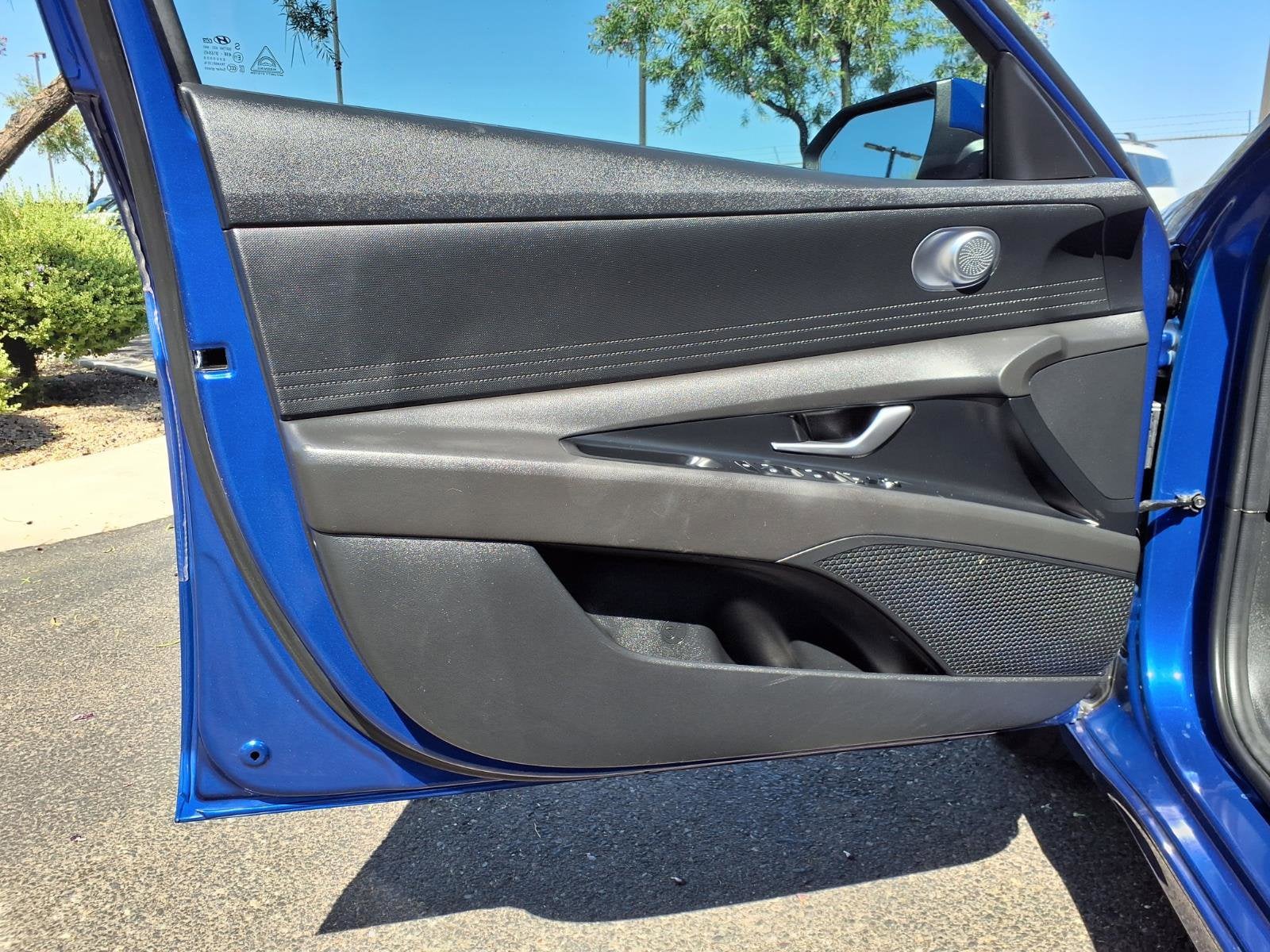 2023 Hyundai ELANTRA SE