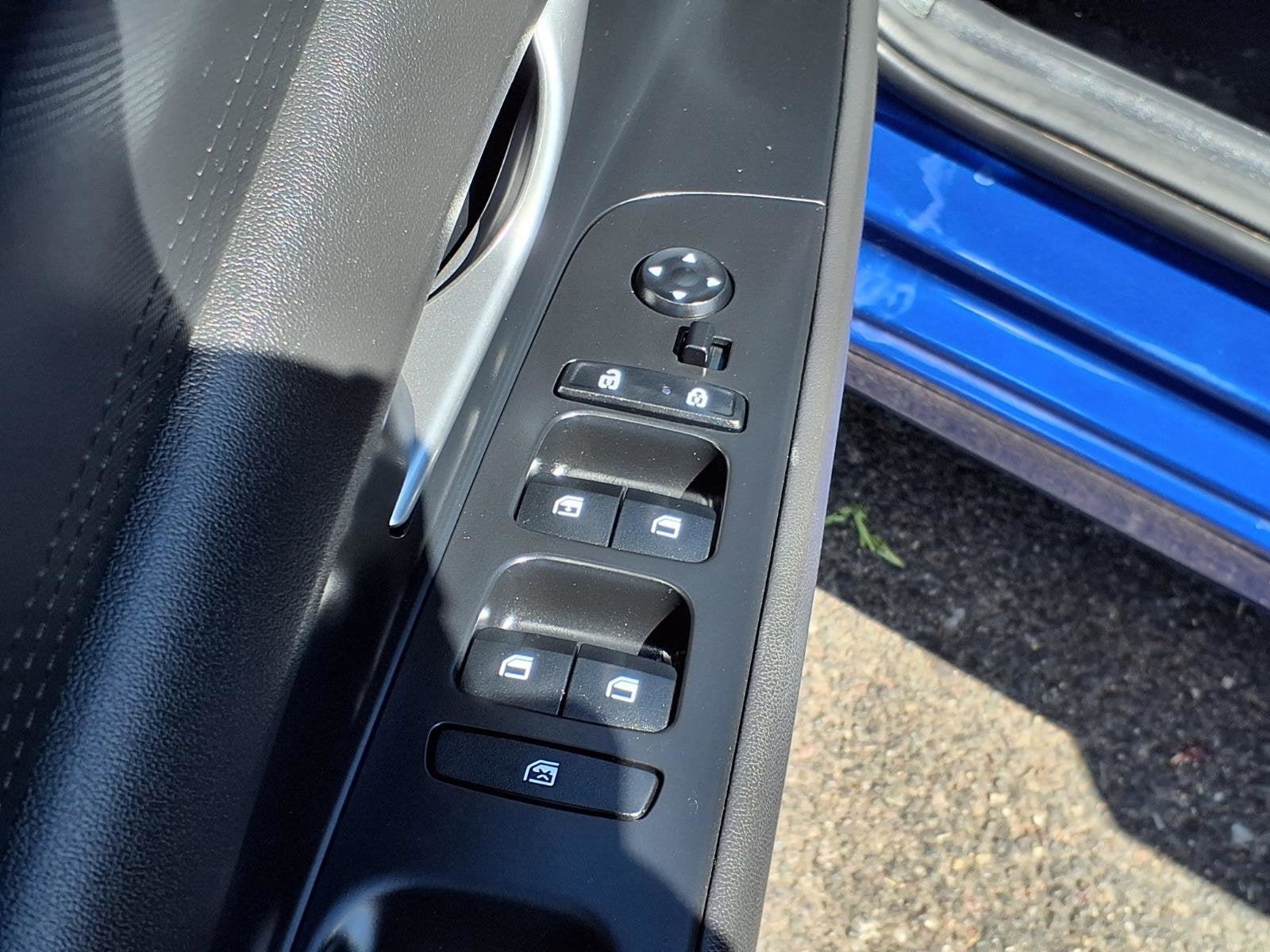 2023 Hyundai ELANTRA SE