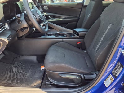 2023 Hyundai ELANTRA SE