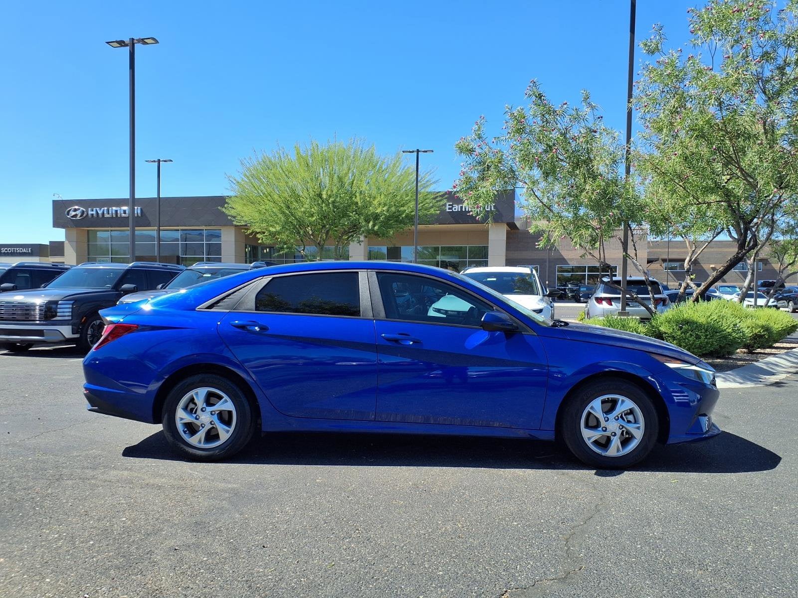 2023 Hyundai ELANTRA SE