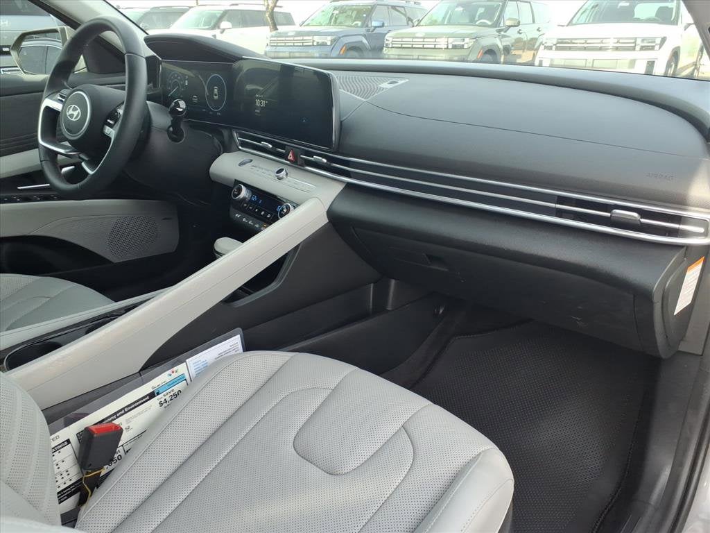 2025 Hyundai ELANTRA HYBRID Limited