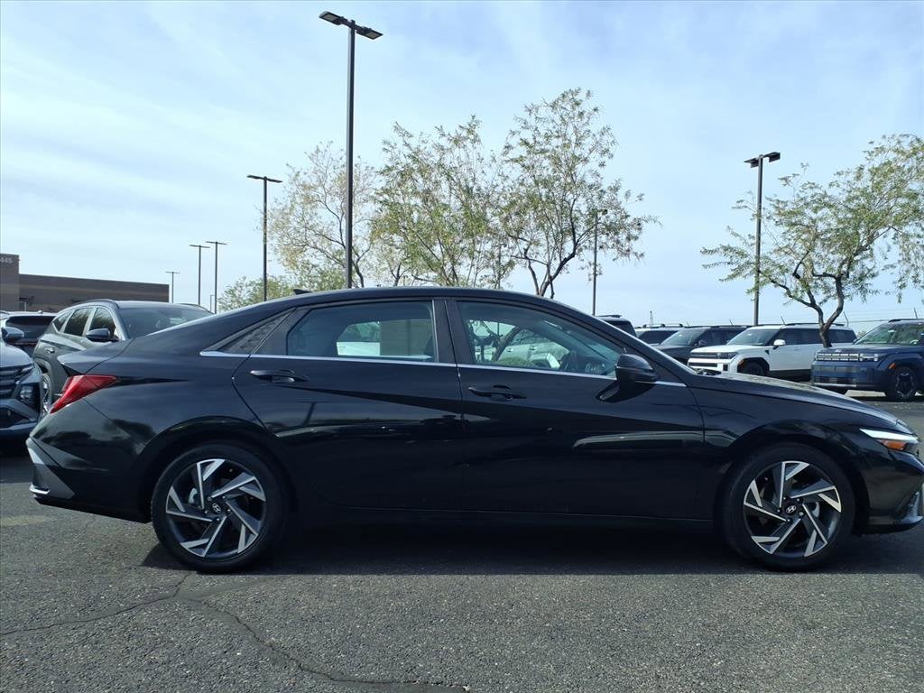 2024 Hyundai ELANTRA Limited