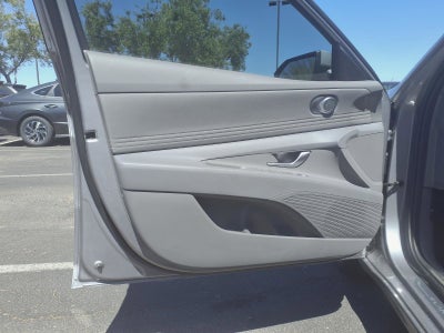 2025 Hyundai ELANTRA SEL Convenience