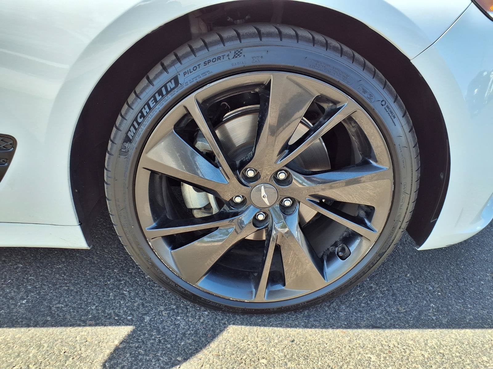 2023 Genesis G70 2.0T