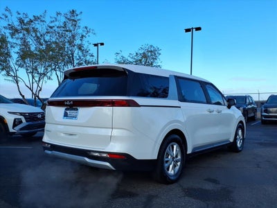 2024 Kia Carnival LX