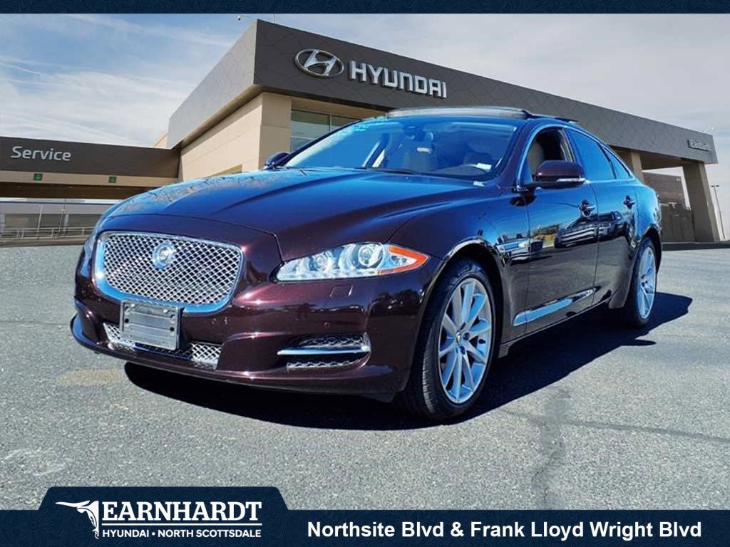 2013 Jaguar XJ Base
