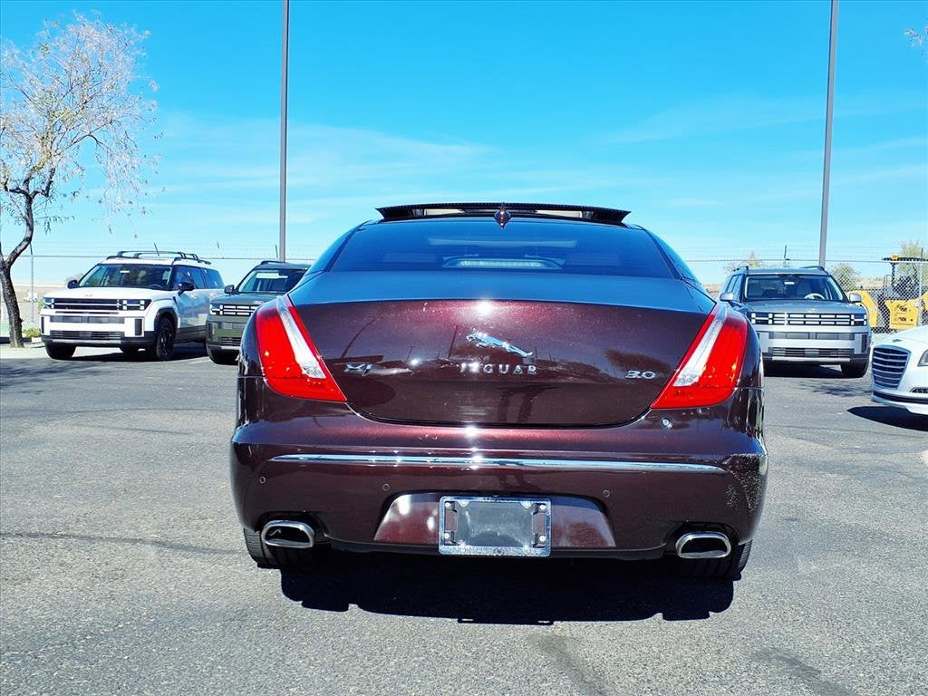 2013 Jaguar XJ Base