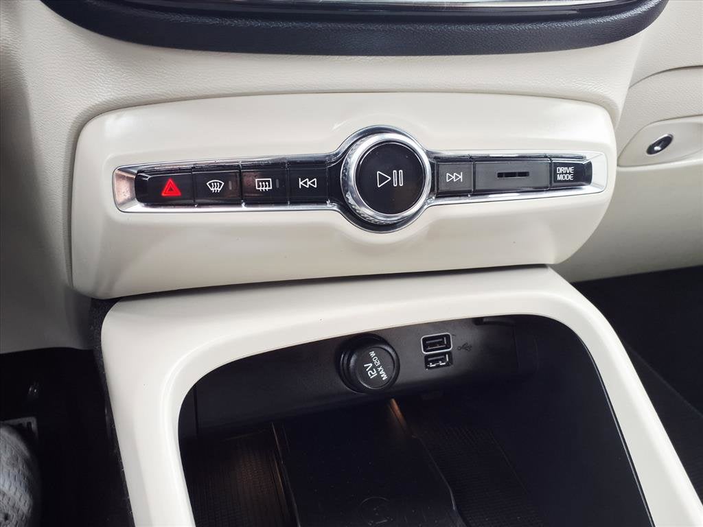 2019 Volvo XC40 Inscription